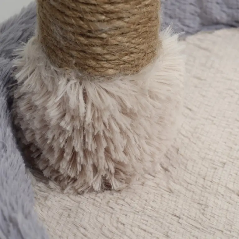 Лежанка с когтеточкой оптом.