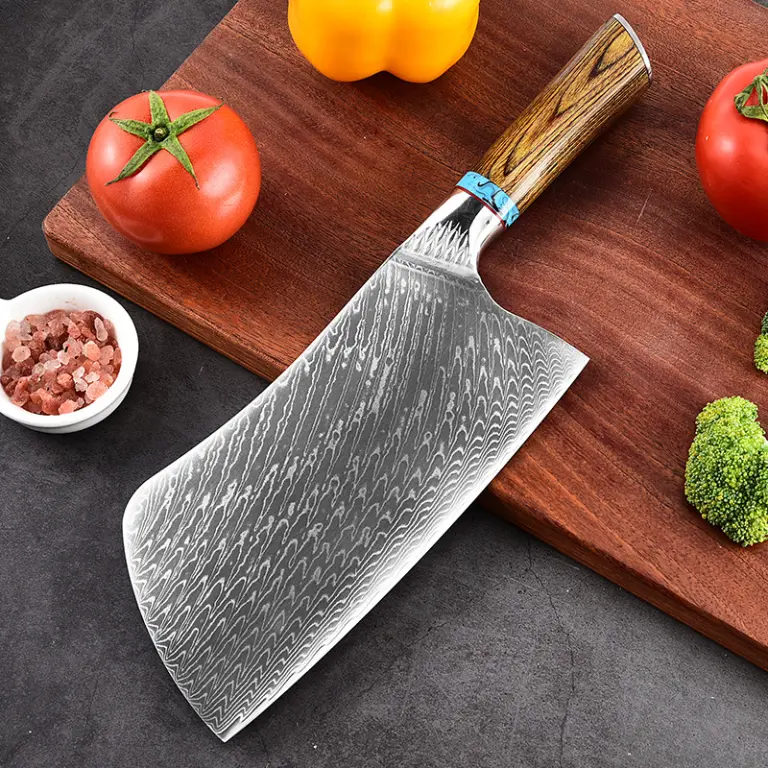 Наборы из трех кухонных ножей.